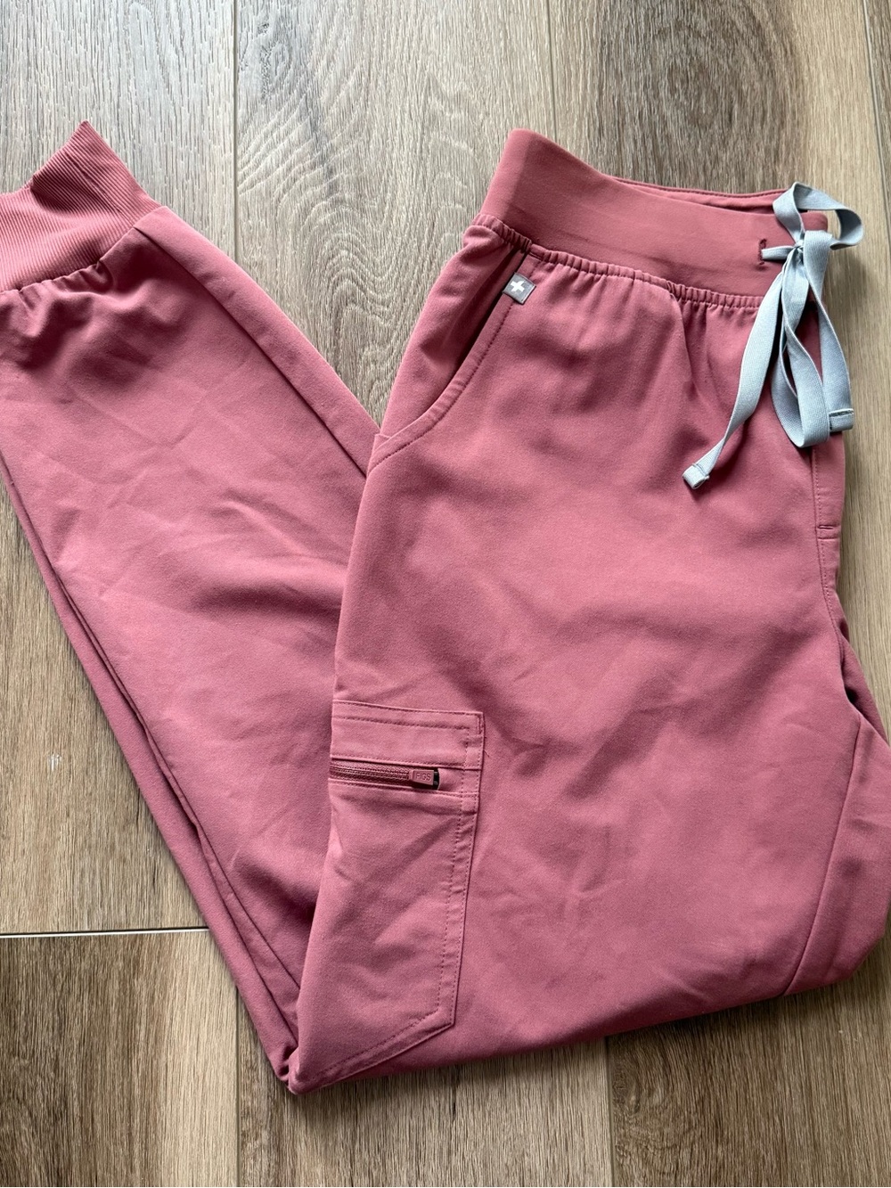 Figs technical collection jogger mauve womens scrubs Jogger Pants size small